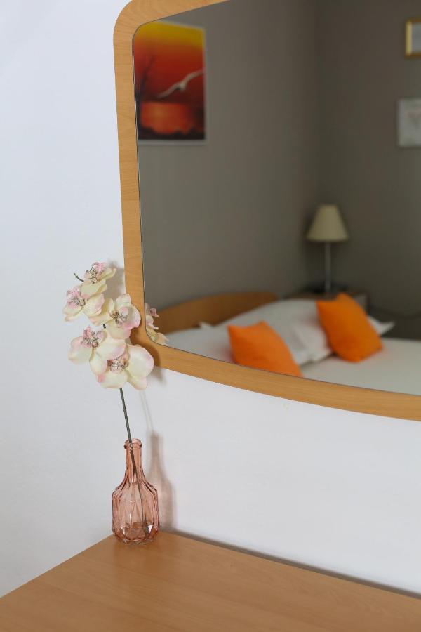 Apartment Bili-Sea View Apartment In The Center Makarska Buitenkant foto