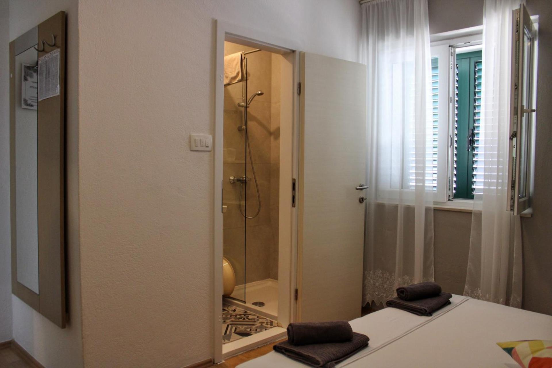 Apartment Bili-Sea View Apartment In The Center Makarska Buitenkant foto